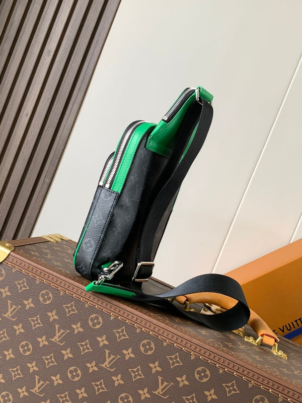Borsa a tracolla LV Mini Avenue PM 12 cm in tela Monogram Eclipse verde bambù nera