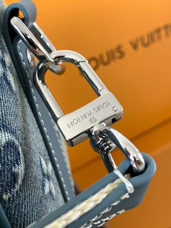 LV Keepall Bandoulière 25 Monogram blu denim lavato e pelle di mucca