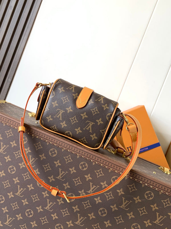 Portafoglio indossabile LV Cargo 23 cm in tela monogramma marrone e pelle di mucca GHW