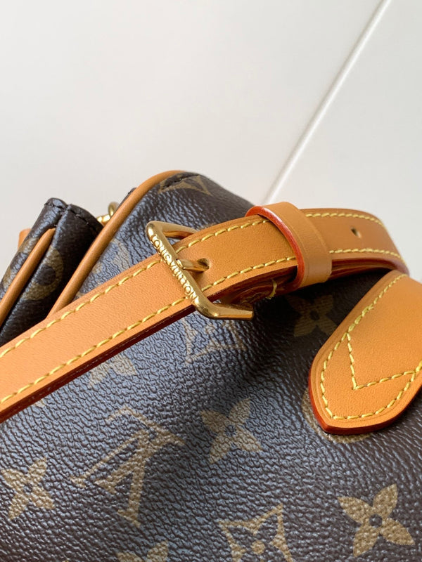 Portafoglio indossabile LV Cargo 23 cm in tela monogramma marrone e pelle di mucca GHW
