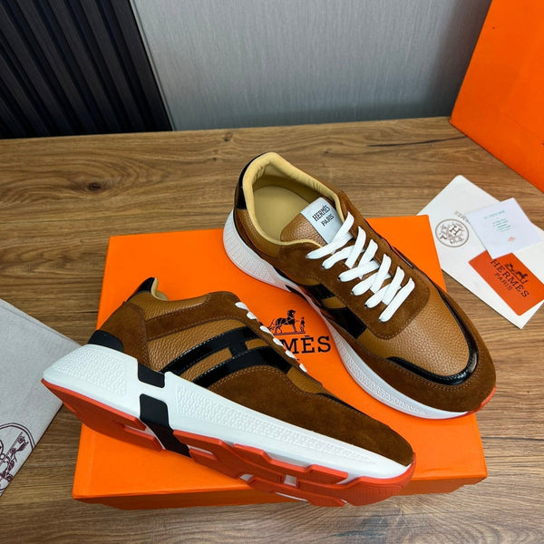 Sneaker da uomo HM in pelle scamosciata marrone 936368
