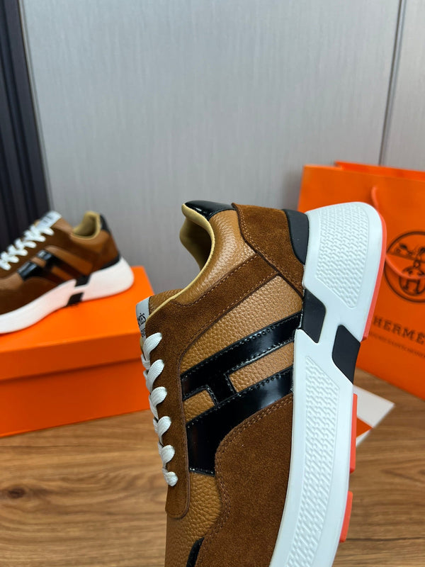 Sneaker da uomo HM in pelle scamosciata marrone 936368