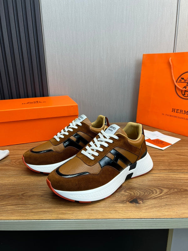 Sneaker da uomo HM in pelle scamosciata marrone 936368