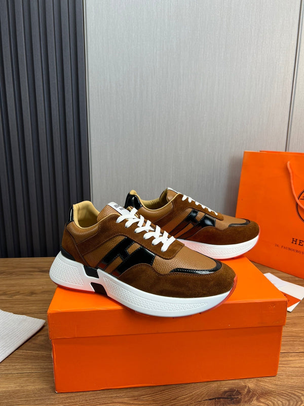 Sneaker da uomo HM in pelle scamosciata marrone 936368