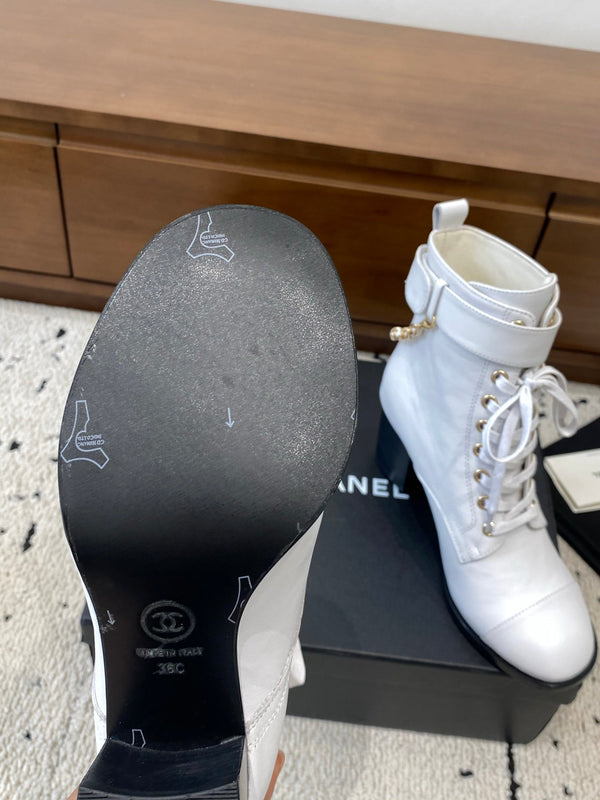 CC Ankle Boots 50mm With Chain Strap White Calfskin 529290