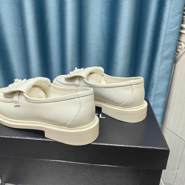 MOCCASINS WHITE QUILTED LAMBSKIN