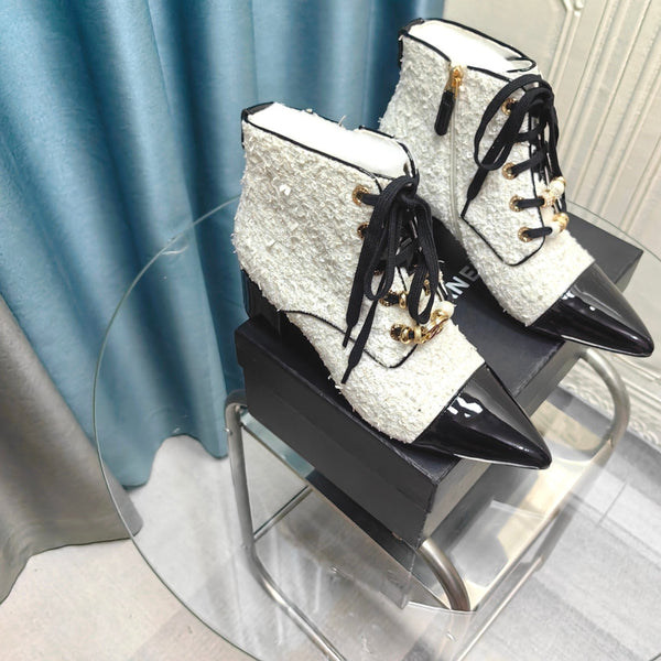 Stivaletti CC in tessuto tweed bianco e pelle di agnello