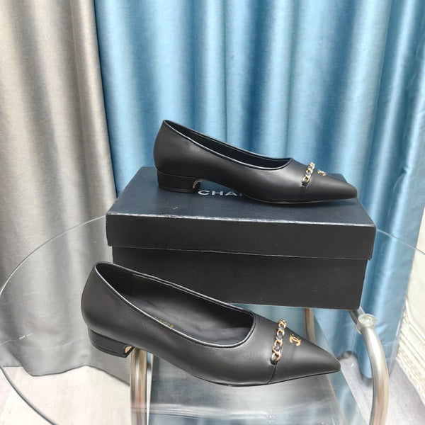 Ballerine CC in pelle di agnello con catena nera