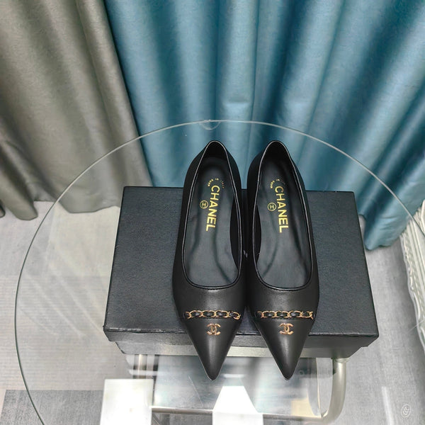 Ballerine CC in pelle di agnello con catena nera