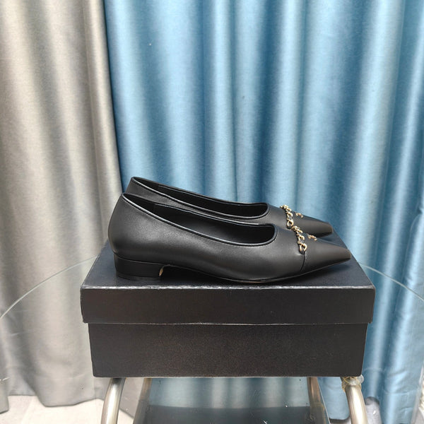 Ballerine CC in pelle di agnello con catena nera