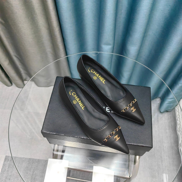 Ballerine CC in pelle di agnello con catena nera