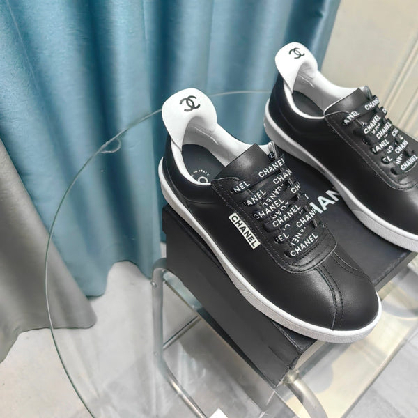 CC Low Sneaker in pelle di vacchetta nera