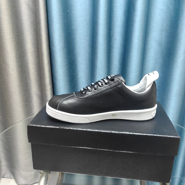 CC Low Sneaker in pelle di vacchetta nera