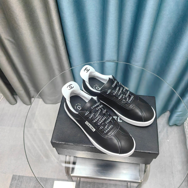 CC Low Sneaker in pelle di vacchetta nera