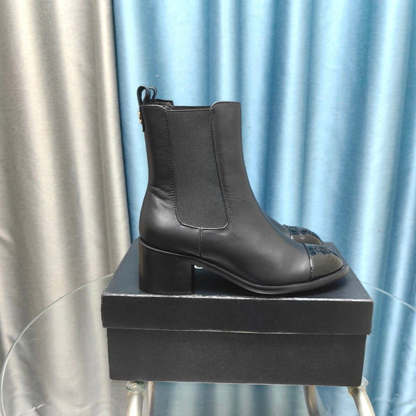 CC Chelsea Ankle Boots Black Calfskin