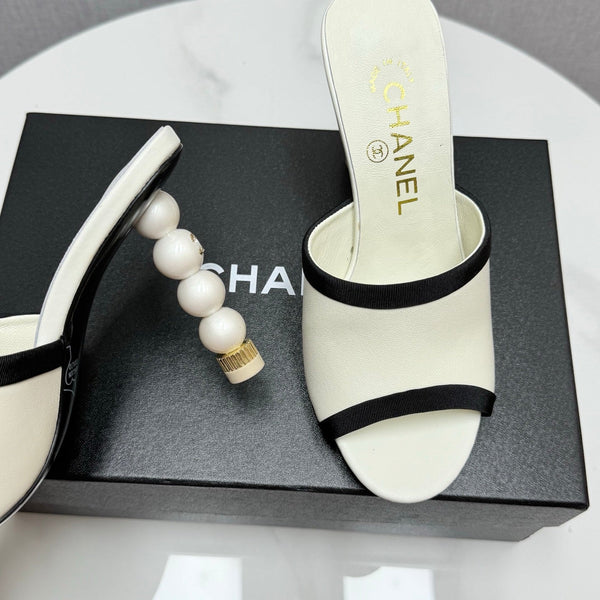 CC 25 High Heel Slippers 85mn White Black Sheepskin 368789