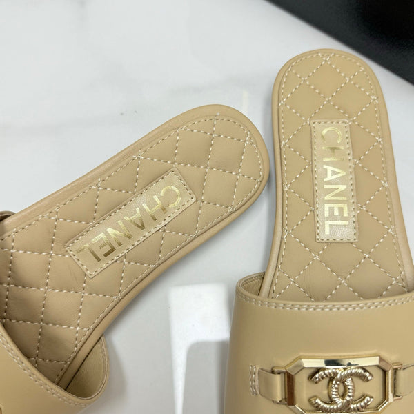 CC 25 Mule Sandals Beige Sheepskin 368800