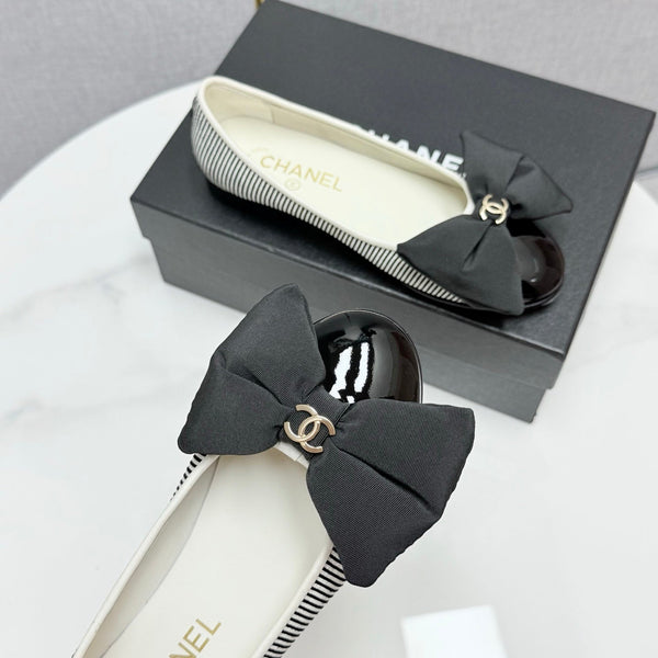 CC 25 Ballerine con Fiocco Nero Bianco Tela Motivo a Righe e Grosgrain 368809