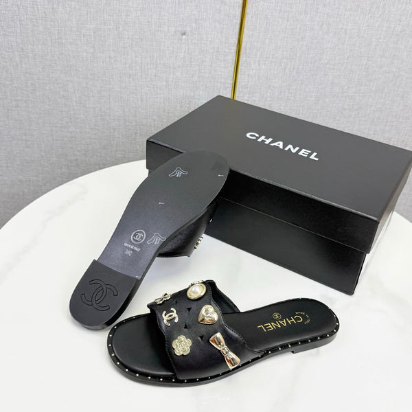 CC 26s Crystal Sandal Black Sheepskin 639831