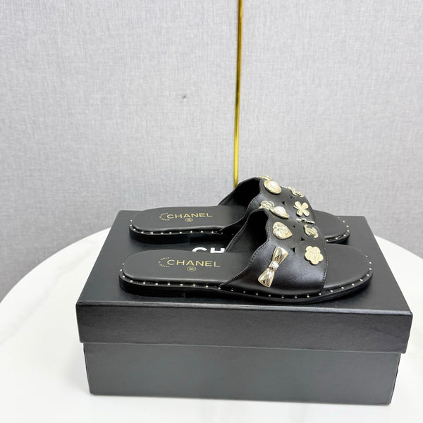 CC 26s Crystal Sandal Black Sheepskin 639831
