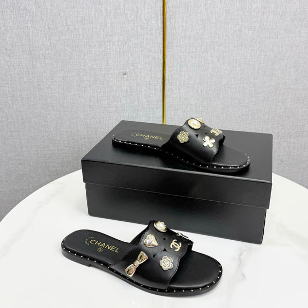 CC 26s Crystal Sandal Black Sheepskin 639831