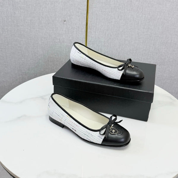 CC 26s Ballet Flats In White Tweed And Black Lambskin