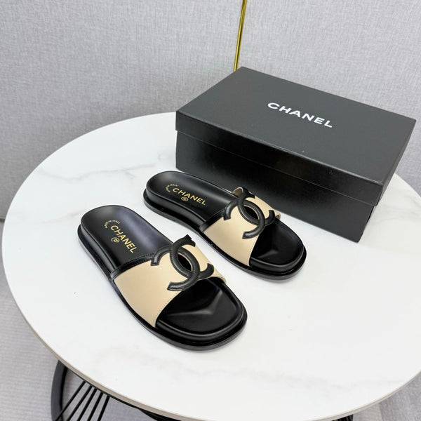 CC 26s Iconic CC Slides Beige Lambskin