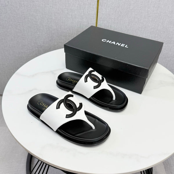 CC 26s CC Thong Slides White Lambskin