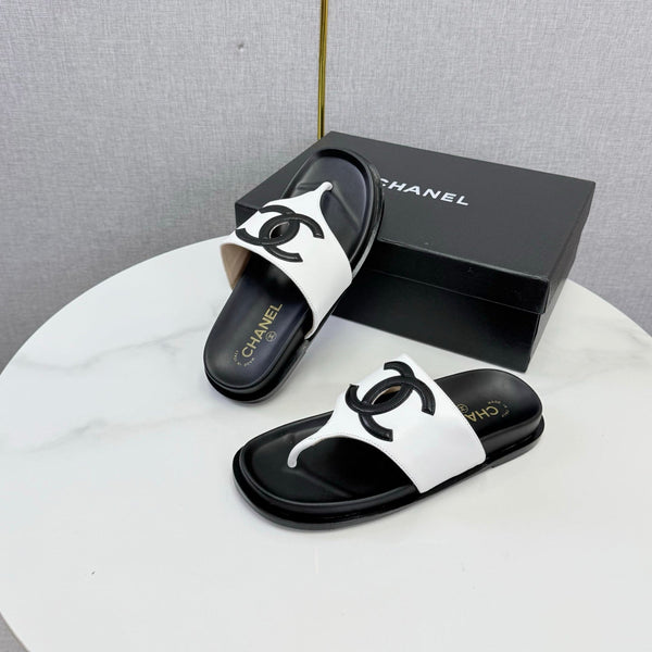 CC 26s CC Thong Slides White Lambskin