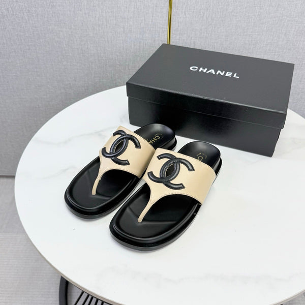 CC 26s CC Thong Slides Beige Lambskin