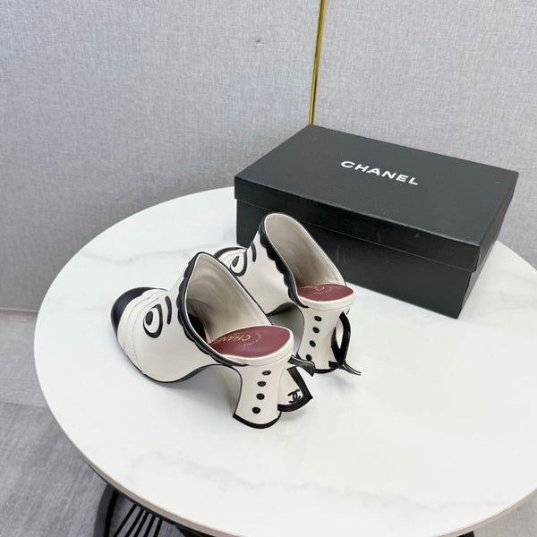 CC 2026 Mule 95mm White and Black Lambskin 904537
