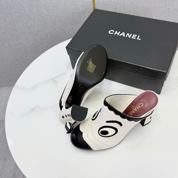CC 2026 Mule 95mm White and Black Lambskin 904537