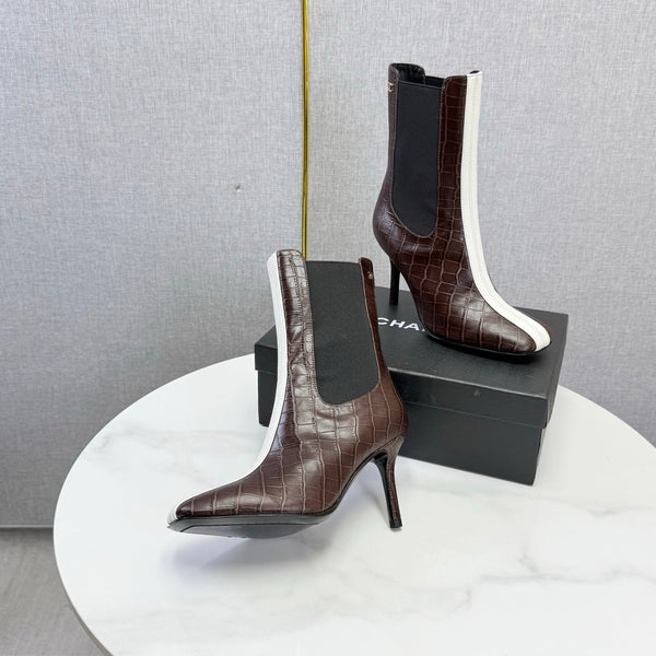 CC 26s Metiers d'Art Boot Coffee Embossed Leather 904448