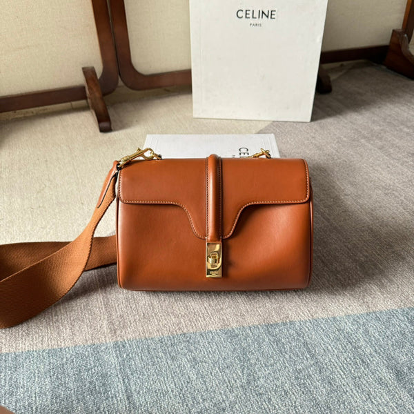 BORSA A TRACOLLA CON PATTA 23 IN PELLE DI AGNELLO MARRONE BRONZO E FERRAMENTA ORO