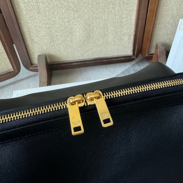 CL Doctor's Pouch 35cm Black Calfskin 288926