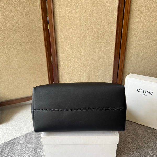 CL Doctor's Pouch 35cm Black Calfskin 288926