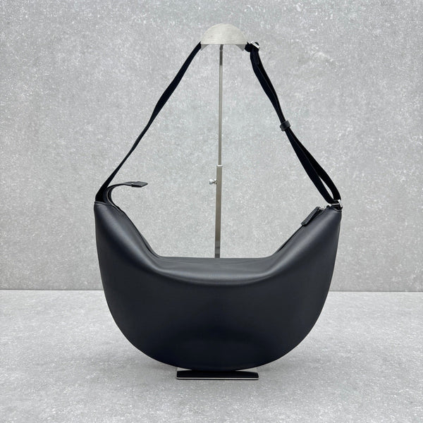 The Row 2025 Sac Jouve 46 cm en veau noir