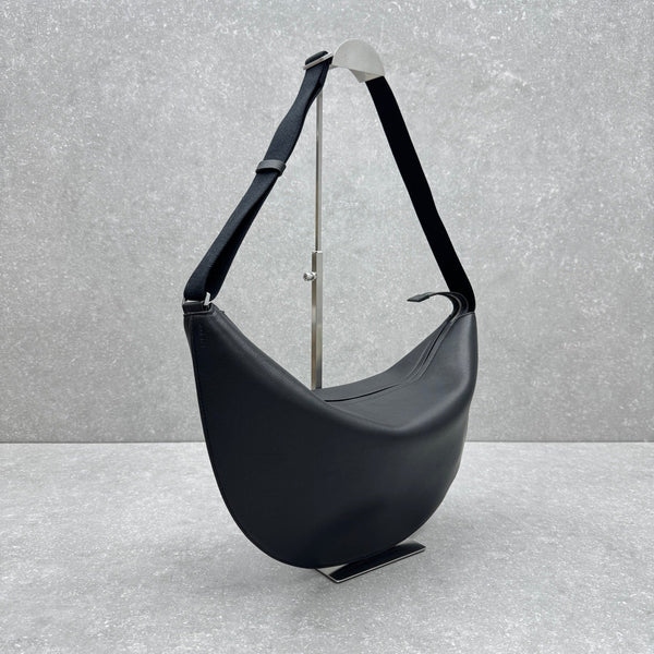 The Row 2025 Sac Jouve 46 cm en veau noir