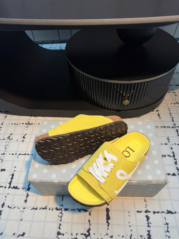 Ciabatte Loewe x Birkenstock in pelle scamosciata gialla