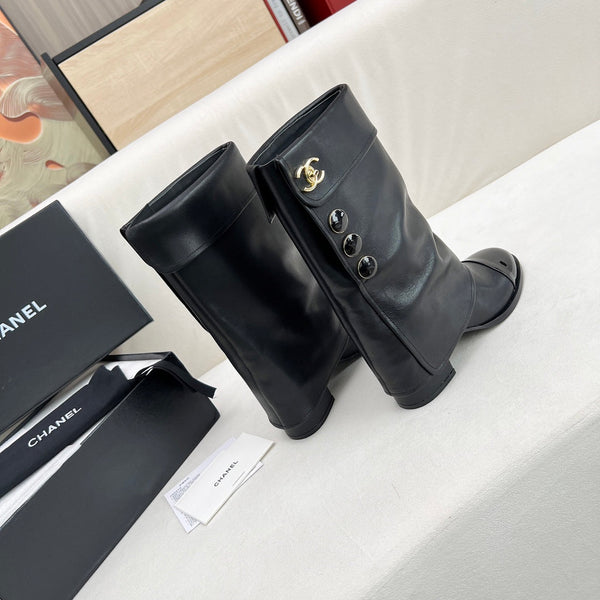 STIVALI CC CORTI 55 MM IN PELLE DI AGNELLO NERA CON FERRAMENTA ORO