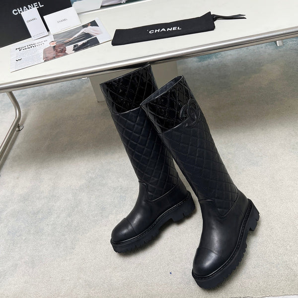 CC Classic Knee High Boots Quited Black Sheepskin Patent Leather 529337