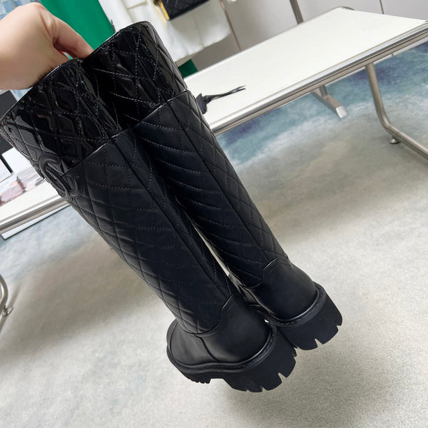 CC Classic Knee High Boots Quited Black Sheepskin Patent Leather 529337