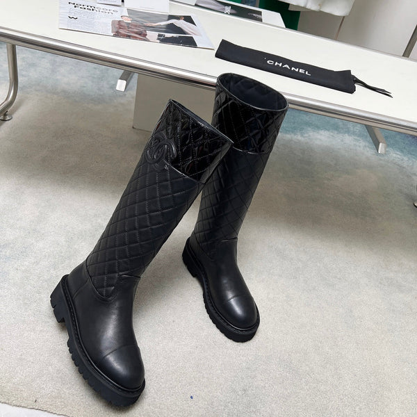 CC Classic Knee High Boots Quited Black Sheepskin Patent Leather 529337