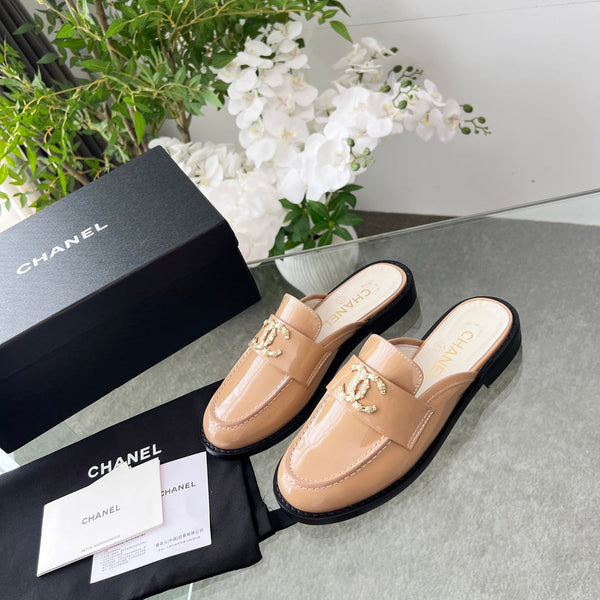 CC 25 Mule Beige Vernice Vitello Oro Doppia C