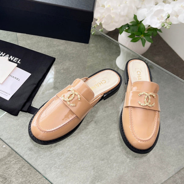 CC 25 Mule Beige Vernice Vitello Oro Doppia C