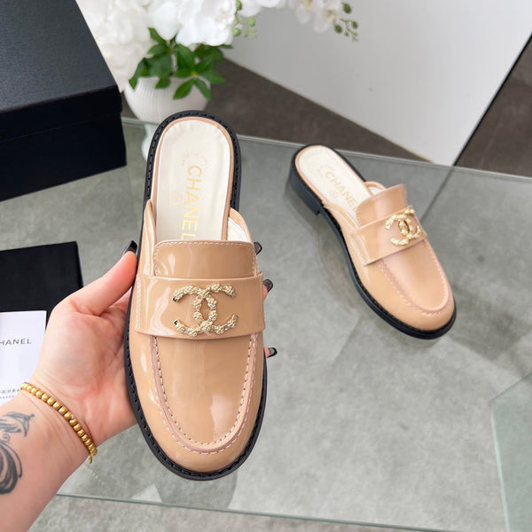 CC 25 Mule Beige Vernice Vitello Oro Doppia C
