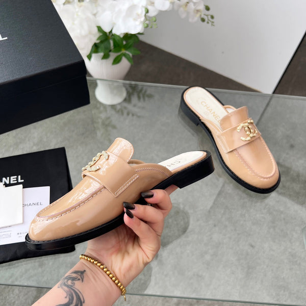 CC 25 Mule Beige Vernice Vitello Oro Doppia C