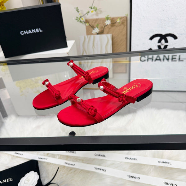 CC 2026 Pearl Slide Cuir Satiné Rouge 692024