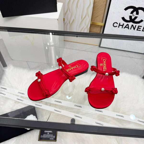 CC 2026 Pearl Slide Cuir Satiné Rouge 692024