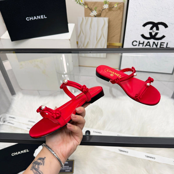 CC 2026 Pearl Slide Cuir Satiné Rouge 692024